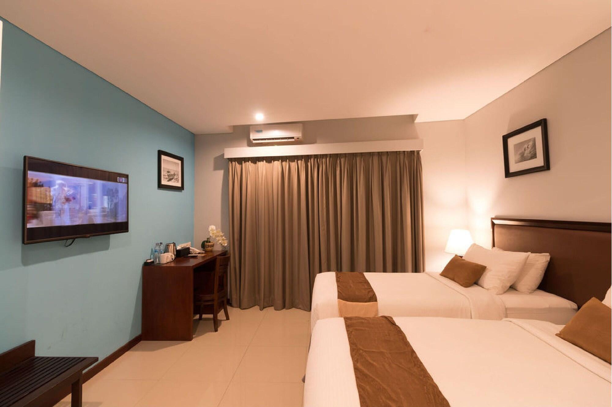 Kutabex Beachfront Hotel Kuta Lombok Exterior foto